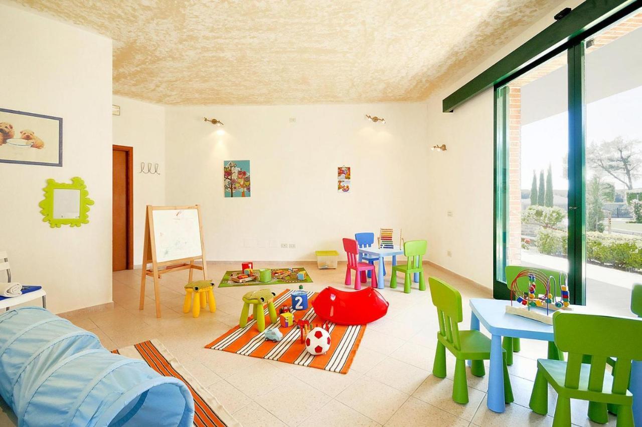 Apartment In Cecina Mare With Outdoor Pool Marina di Cecina Ngoại thất bức ảnh