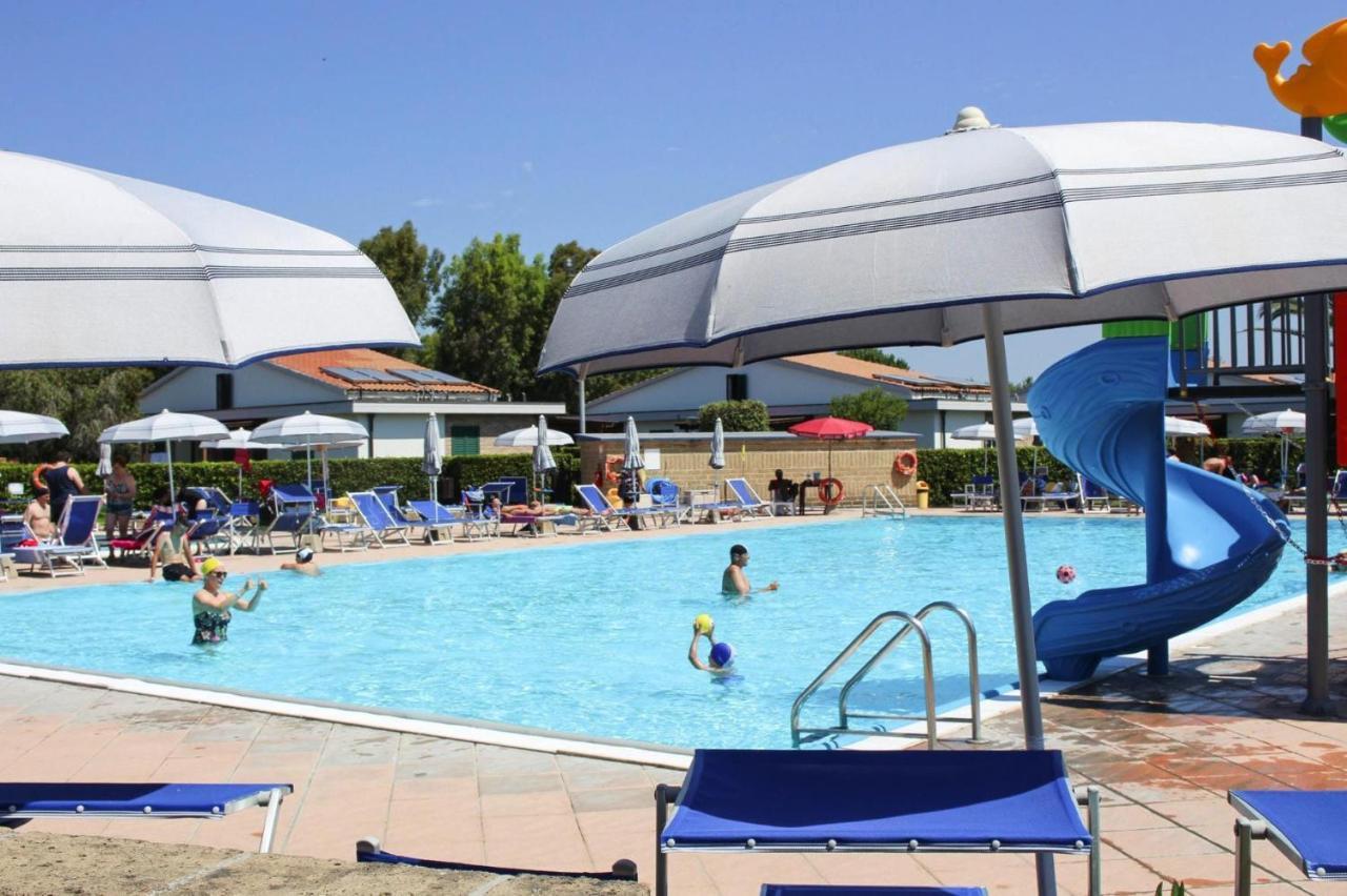 Apartment In Cecina Mare With Outdoor Pool Marina di Cecina Ngoại thất bức ảnh