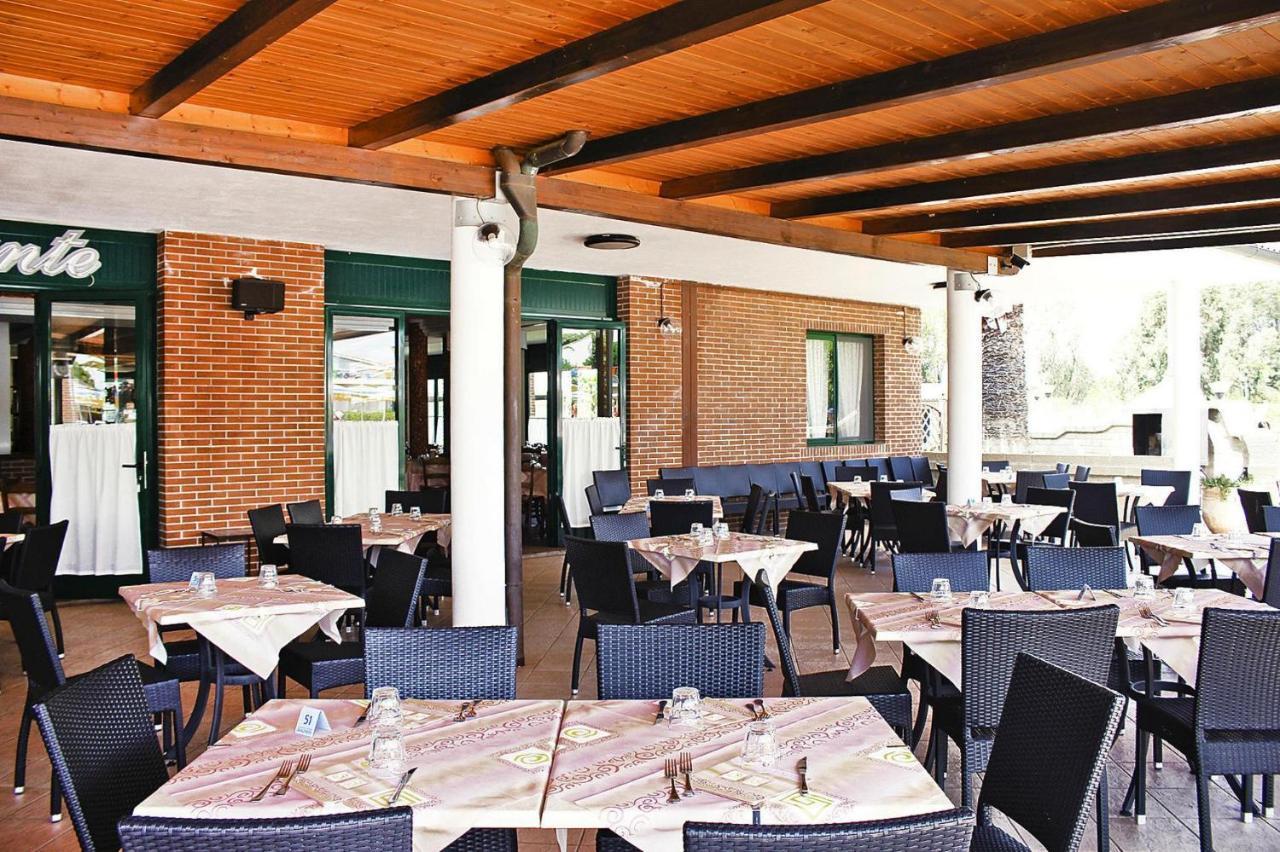 Apartment In Cecina Mare With Outdoor Pool Marina di Cecina Ngoại thất bức ảnh